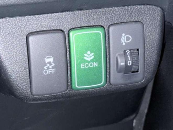 フィットシャトルハイブリッド1.3 下廻防錆TVナビBカメETC夏冬タイヤ 2WD 1300