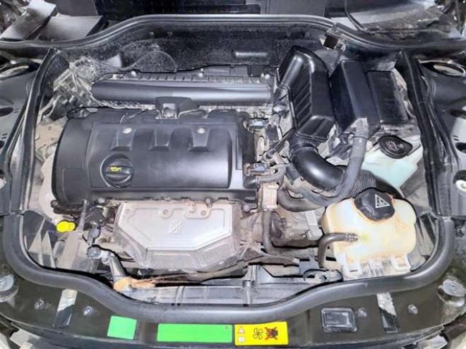 ミニワン　下廻防錆6速MTキーレスETC 正規輸入車 2WD 1600