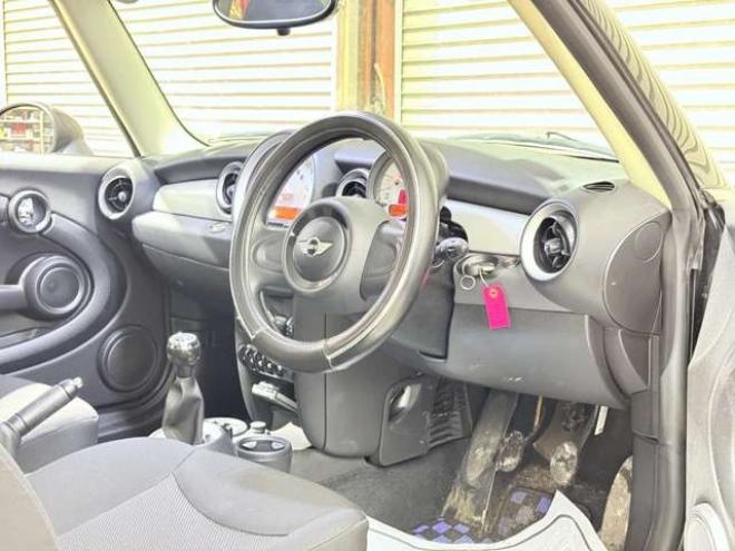 ミニワン　下廻防錆6速MTキーレスETC 正規輸入車 2WD 1600