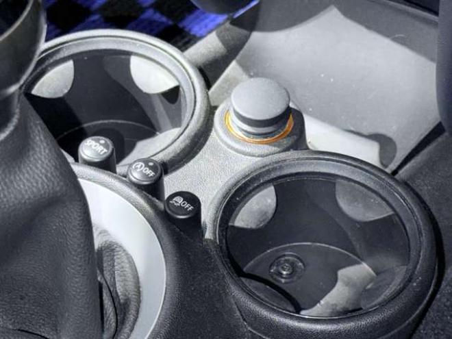 ミニワン　下廻防錆6速MTキーレスETC 正規輸入車 2WD 1600