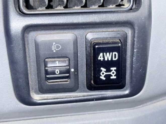 クリッパートラック SD 4WD　下廻防錆夏冬タイヤ 660