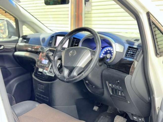 エルグランド2.5 250ハイウェイスター アーバンクロム 4WD　下廻防錆TVナビBカメETC後席モニタ 2500