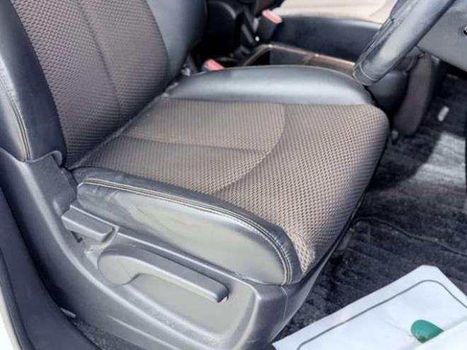 エルグランド2.5 250ハイウェイスター アーバンクロム 4WD　下廻防錆TVナビBカメETC後席モニタ 2500