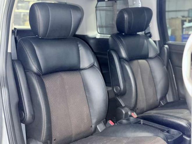 エルグランド2.5 250ハイウェイスター アーバンクロム 4WD　下廻防錆TVナビBカメETC後席モニタ 2500