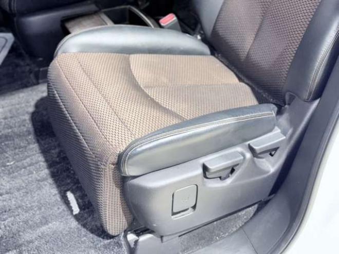 エルグランド2.5 250ハイウェイスター アーバンクロム 4WD　下廻防錆TVナビBカメETC後席モニタ 2500