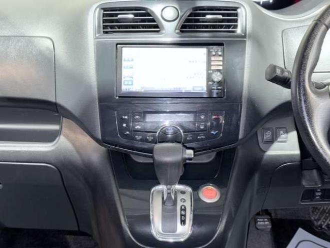 セレナ2.0 ハイウェイスター 4WD　下廻防錆TVナビBカメ後席モニタ 2000