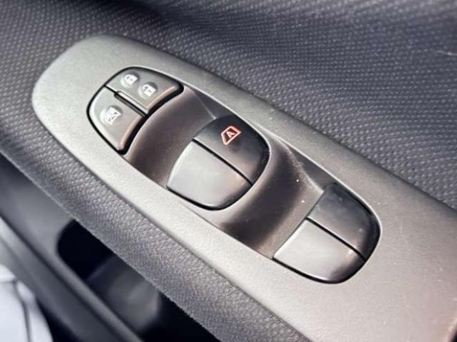 セレナ2.0 ハイウェイスター 4WD　下廻防錆TVナビBカメ後席モニタ 2000