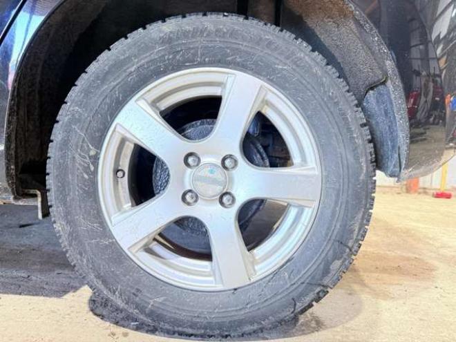 フィット1.5 ハイブリッド Fパッケージ 4WD　下廻防錆4WDTVナビBカメ 1500