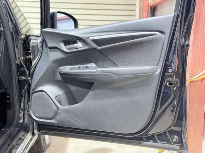 フィット1.5 ハイブリッド Fパッケージ 4WD　下廻防錆4WDTVナビBカメ 1500