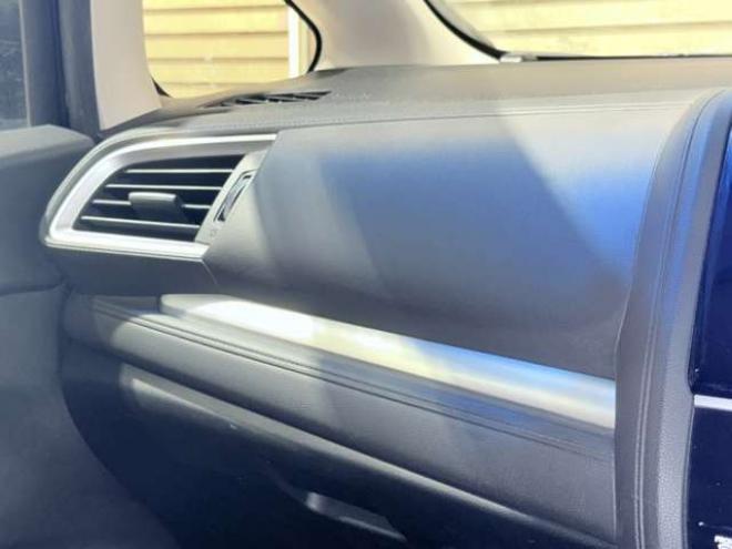 フィット1.5 ハイブリッド Fパッケージ 4WD　下廻防錆4WDTVナビBカメ 1500