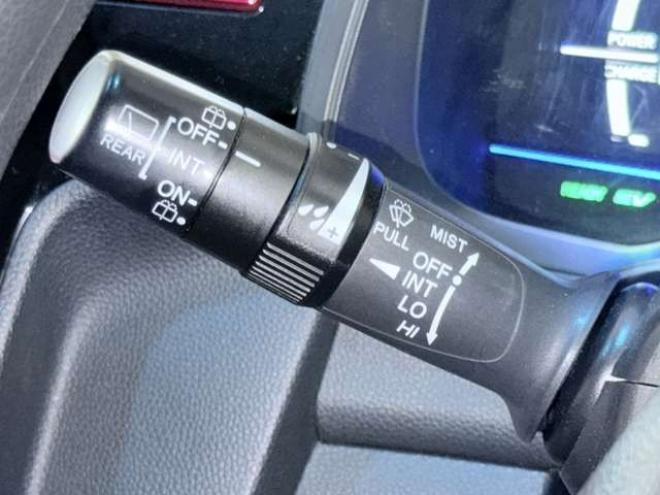 フィット1.5 ハイブリッド Fパッケージ 4WD　下廻防錆4WDTVナビBカメ 1500