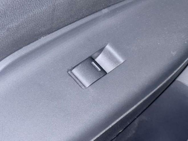 フィット1.5 ハイブリッド Fパッケージ 4WD　下廻防錆4WDTVナビBカメ 1500