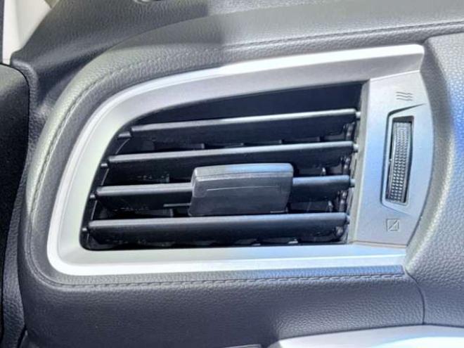 フィット1.5 ハイブリッド Fパッケージ 4WD　下廻防錆4WDTVナビBカメ 1500