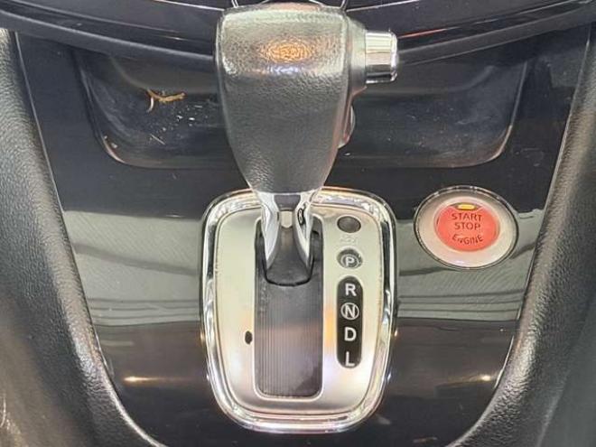 セレナ2.0 ハイウェイスター 4WD　下廻防錆1オナTVナビBカメ後席モニタ夏冬タイヤ 2000