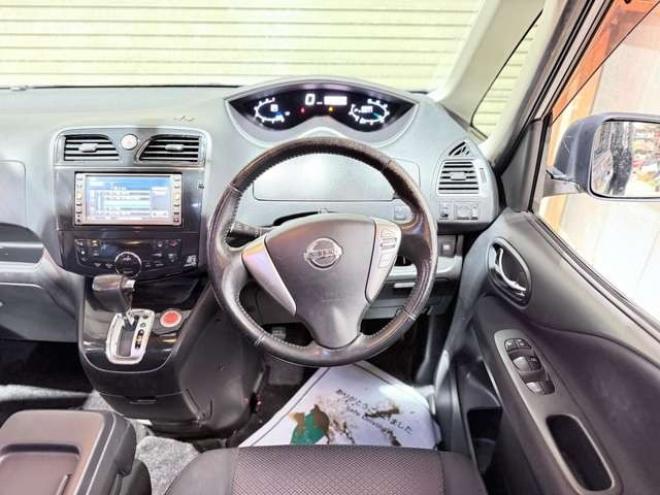 セレナ2.0 ハイウェイスター 4WD　下廻防錆1オナTVナビBカメ後席モニタ夏冬タイヤ 2000