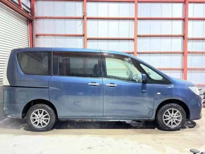 セレナ2.0 20X 4WD　下廻防錆TVナビETCエンスタ 2000