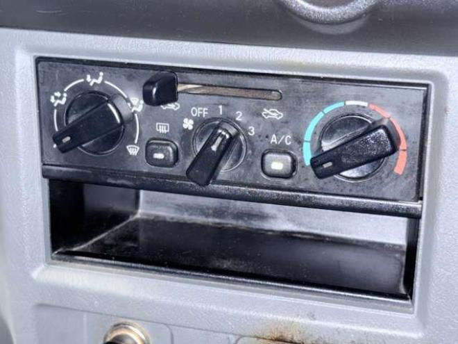 NV100クリッパーDX 4WD　下廻防錆 660