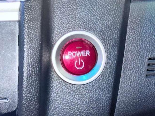 フィット1.5 ハイブリッド Fパッケージ 4WD　下廻防錆ナビETCエンスタ 1500