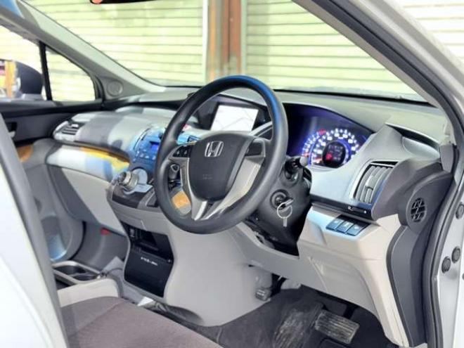 オデッセイ2.4 M 4WD　下廻防錆TVナビBカメエンスタETC 2400