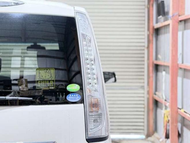 セレナ2.0 20X 4WD　下廻防錆TVナビBカメETC夏冬タイヤ 2000