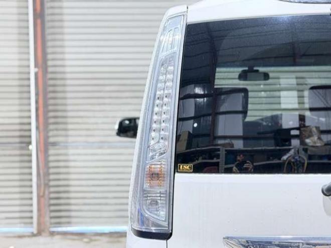 セレナ2.0 20X 4WD　下廻防錆TVナビBカメETC夏冬タイヤ 2000