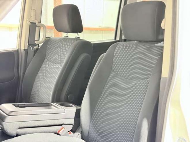 セレナ2.0 20X 4WD　下廻防錆TVナビBカメETC夏冬タイヤ 2000