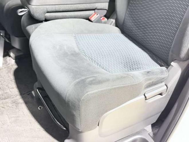 セレナ2.0 20X 4WD　下廻防錆TVナビBカメETC夏冬タイヤ 2000