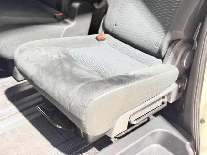 セレナ2.0 20X 4WD　下廻防錆TVナビBカメETC夏冬タイヤ 2000