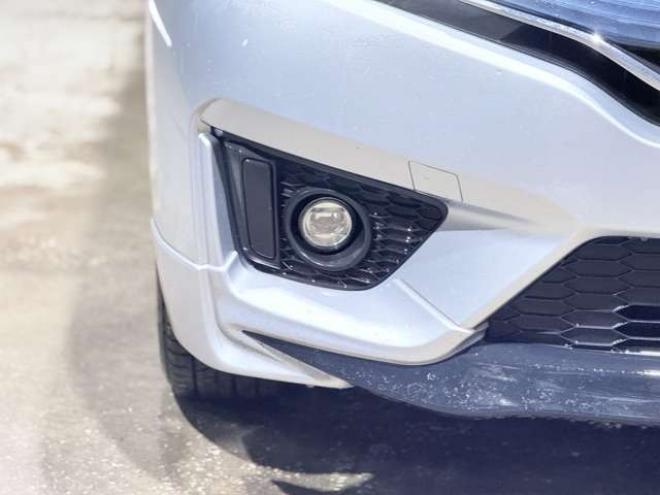 フィット1.3 13G Fパッケージ 4WD　下廻防錆TVナビETC夏冬タイヤ 1300