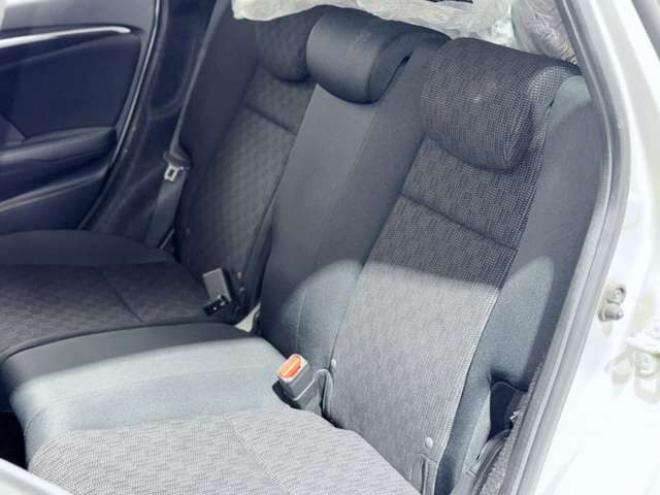 フィット1.3 13G Fパッケージ 4WD　下廻防錆TVナビETC夏冬タイヤ 1300