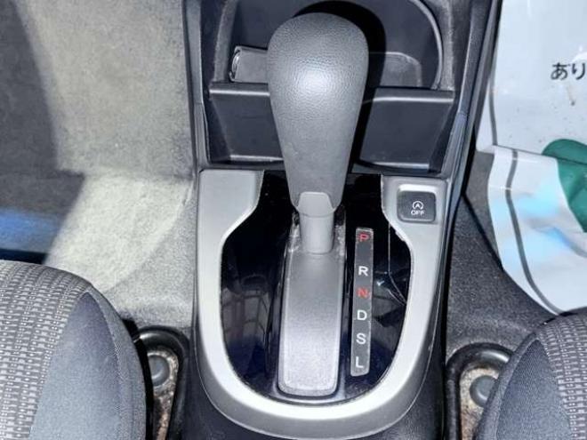 フィット1.3 13G Fパッケージ 4WD　下廻防錆TVナビETC夏冬タイヤ 1300