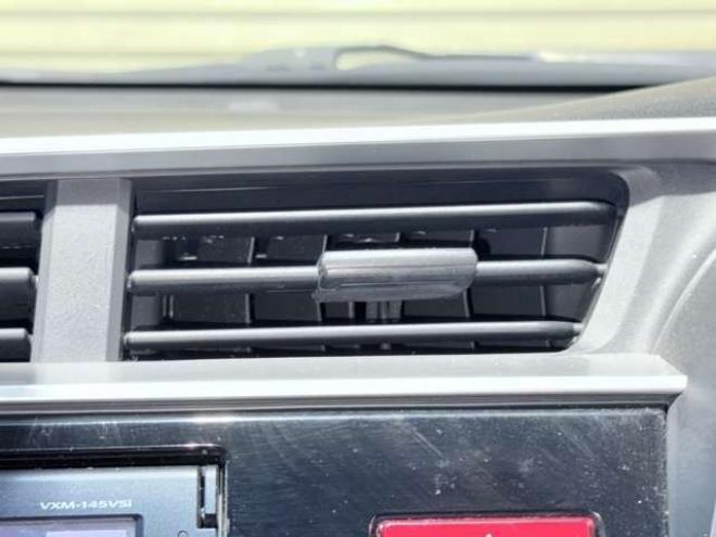 フィット1.3 13G Fパッケージ 4WD　下廻防錆TVナビETC夏冬タイヤ 1300