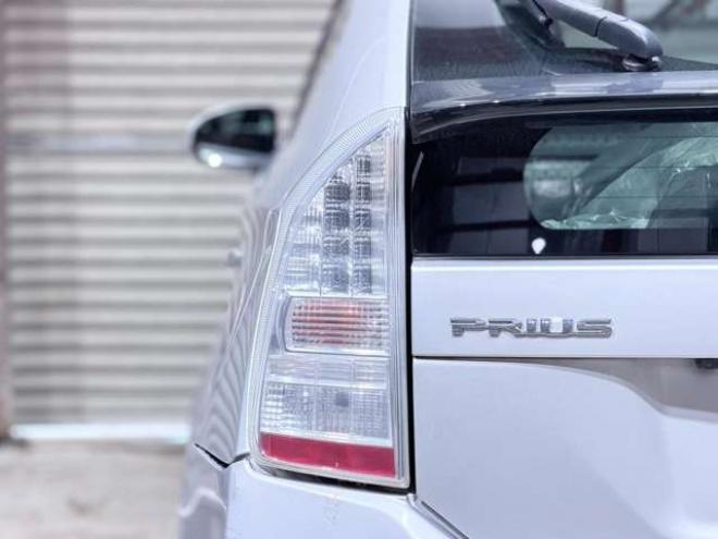 プリウス1.8 S 下廻防錆TVBカメETC夏冬タイヤ 2WD 1800