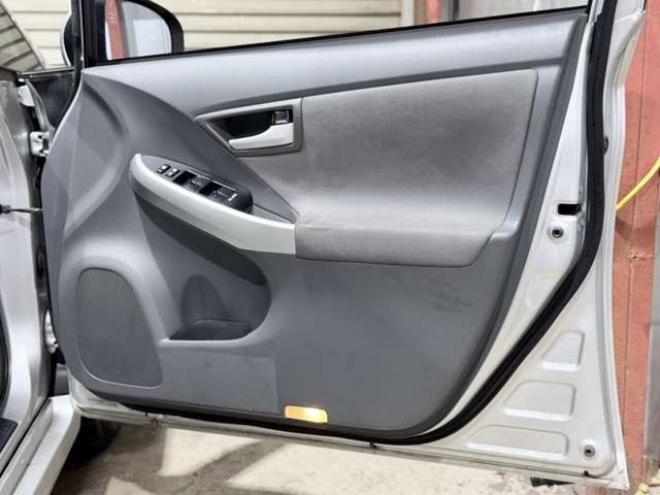 プリウス1.8 S 下廻防錆TVBカメETC夏冬タイヤ 2WD 1800