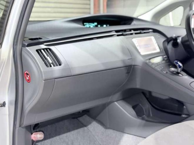 プリウス1.8 S 下廻防錆TVBカメETC夏冬タイヤ 2WD 1800