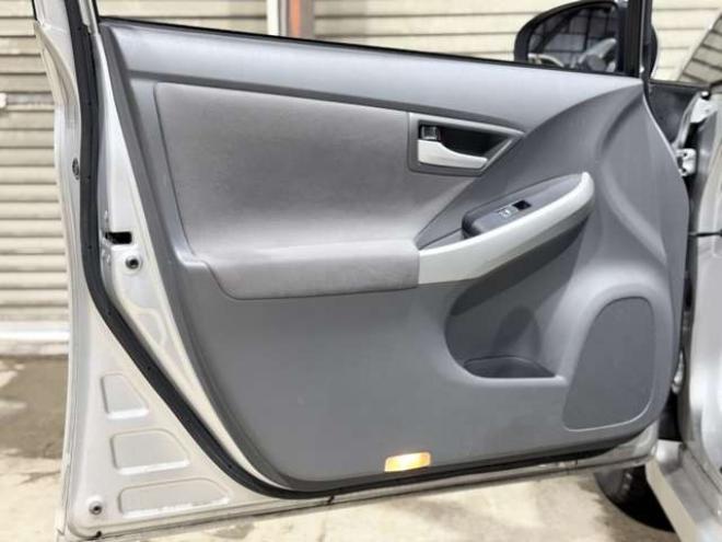 プリウス1.8 S 下廻防錆TVBカメETC夏冬タイヤ 2WD 1800