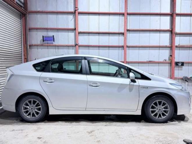 プリウス1.8 S 下廻防錆TVBカメETC夏冬タイヤ 2WD 1800