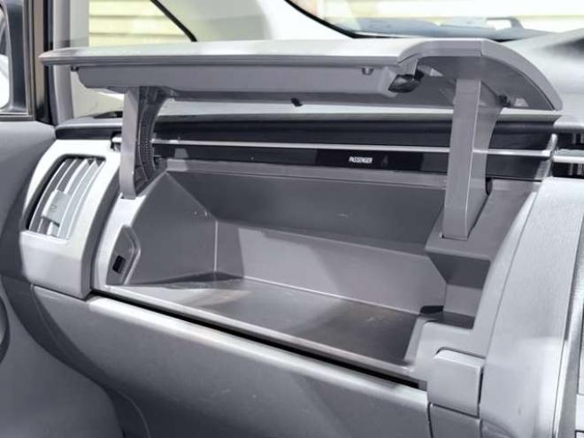 プリウス1.8 S 下廻防錆TVBカメETC夏冬タイヤ 2WD 1800