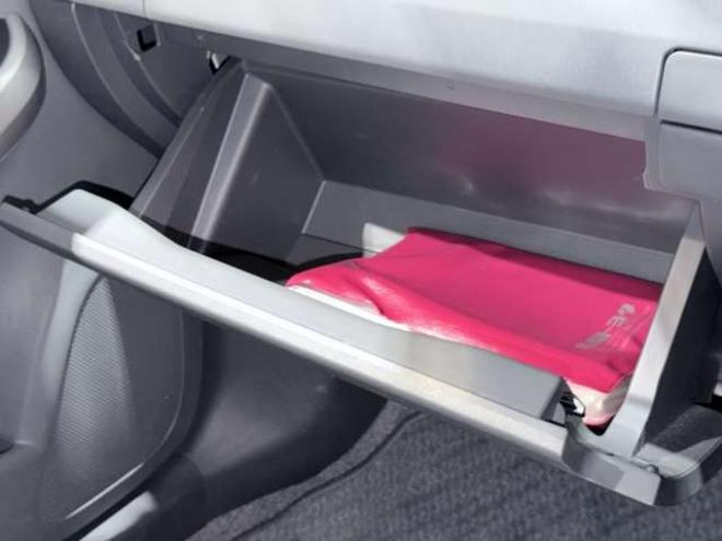 プリウス1.8 S 下廻防錆TVBカメETC夏冬タイヤ 2WD 1800