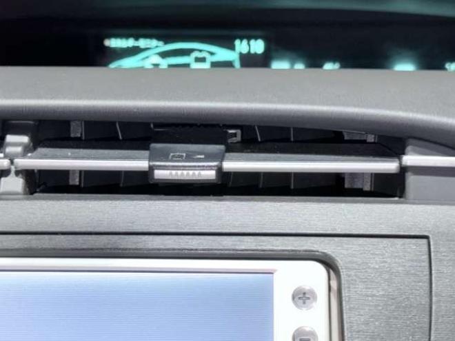 プリウス1.8 S 下廻防錆TVBカメETC夏冬タイヤ 2WD 1800