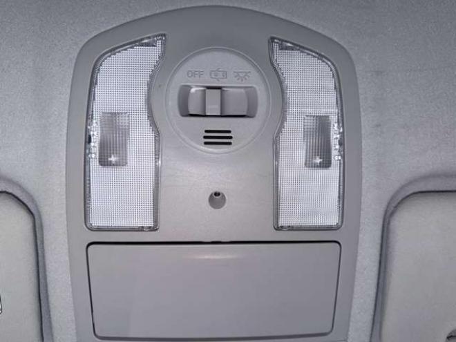 プリウス1.8 S 下廻防錆TVBカメETC夏冬タイヤ 2WD 1800