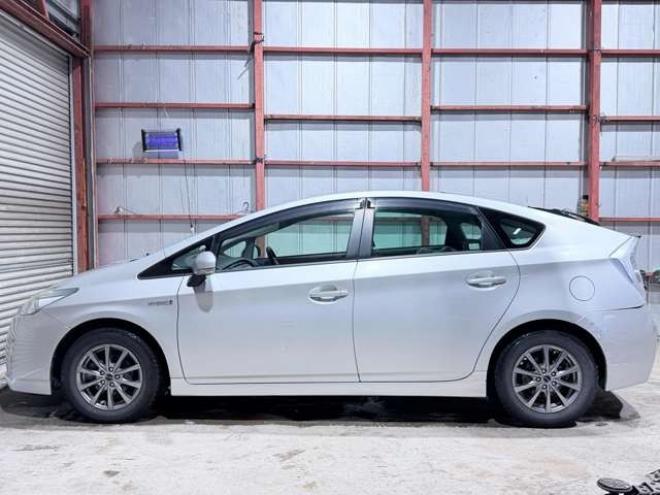 プリウス1.8 S 下廻防錆TVBカメETC夏冬タイヤ 2WD 1800