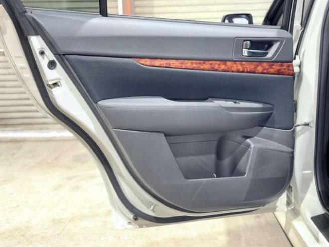 レガシィB4 2.5 i Lパッケージ 4WD　下廻防錆TVナビETC 2500