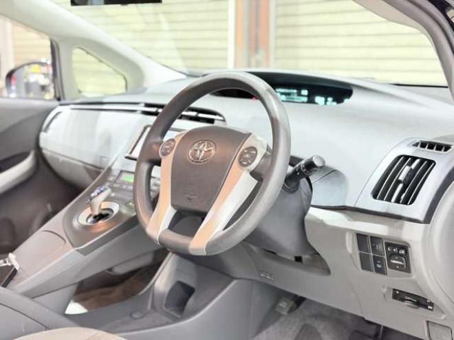 プリウス1.8 S 下廻防錆TVナビBカメエンスタ 2WD 1800