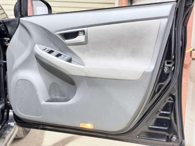 プリウス1.8 S 下廻防錆TVナビBカメエンスタ 2WD 1800