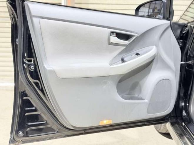 プリウス1.8 S 下廻防錆TVナビBカメエンスタ 2WD 1800