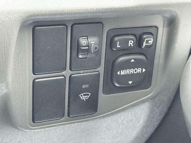 プリウス1.8 S 下廻防錆TVナビBカメエンスタ 2WD 1800