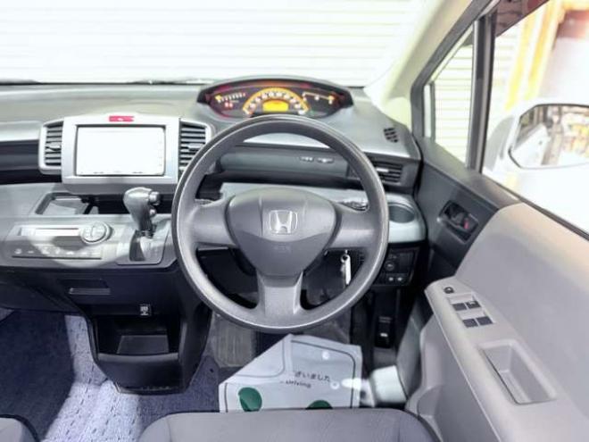 フリード1.5 G Lパッケージ 4WD　下廻防錆TVナビBカメ 1500