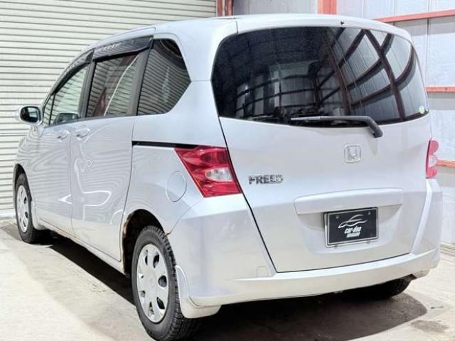 フリード1.5 G Lパッケージ 4WD　下廻防錆TVナビBカメ 1500