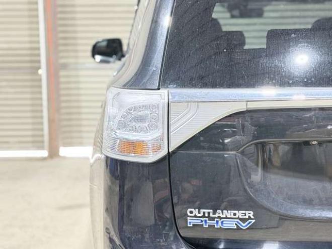 アウトランダーPHEV2.0 G セーフティパッケージ 4WD 下廻防錆ナビBカメETC 2000